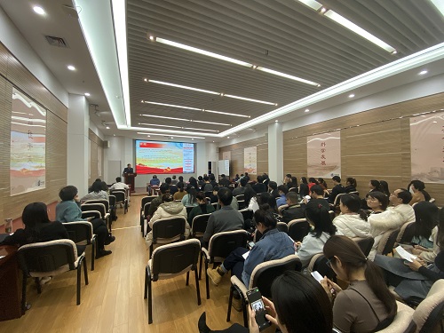 解讀研討會(huì)現(xiàn)場(chǎng).jpg 解讀研討會(huì)現(xiàn)場(chǎng).jpg